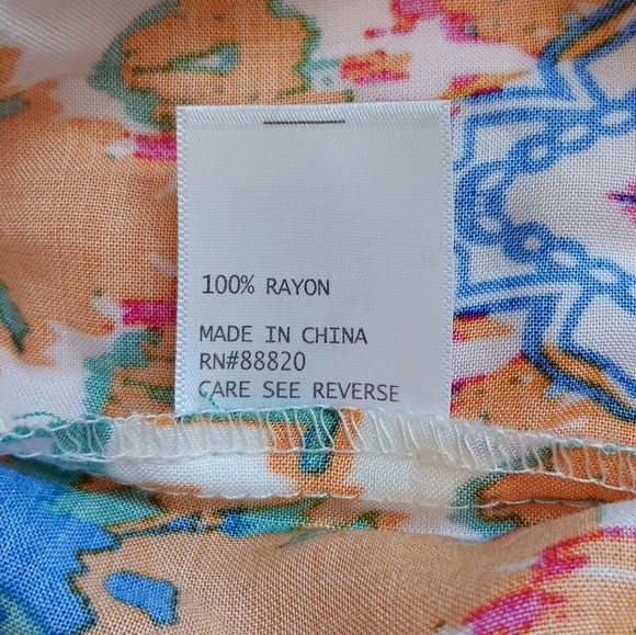 crop top blouse, Christian Siriano, size S,M, 100% rayon, bare shoulders. - Picture 10 of 12